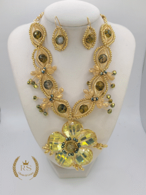 Agate Flower Necklace