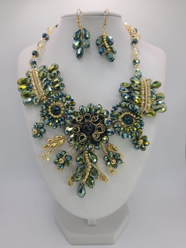 Agate Flower Necklace